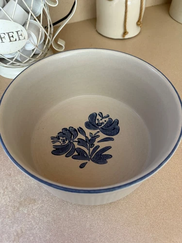 Pfaltzgraff Yorktowne Large Souffle Casserole Dish #408 2 qt 9" Vintage USA