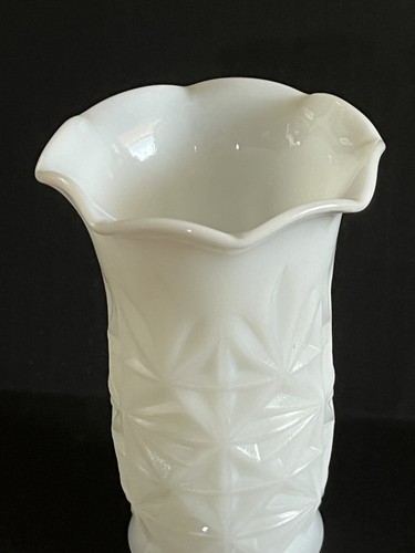 VINTAGE 5.5" HAZEL ATLAS White MILK GLASS Ruffled Edge Starburst Pattern - Picture 2 of 6