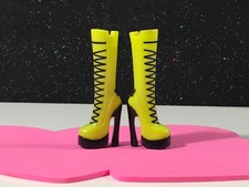BRATZ WICKED TWIINZ CIARA & DIONA NEON TALL L...