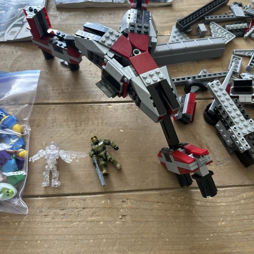 Lego Lot, Mix Of Lego Figures, Halo, Star Wars Car Pieces, Booklets  - Picture 7 of 10