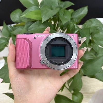 Sony Alpha NEX-3N mirrorless digital camera with body only