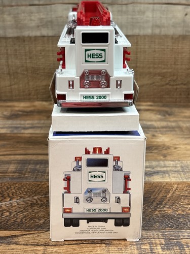 Hess 2000 Leuchtspielzeug Feuerwehrauto LKW Vintage Neu Originalverpackt - Bild 5 von 11