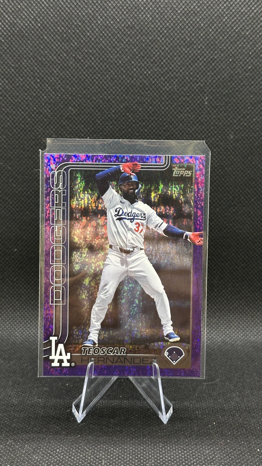 2025 Topps Series 1 #176 Teoscar Hernandez Purple Holo Foil SP /250 Dodgers
