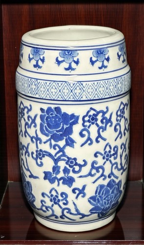 Vintage China Blue Hand painted Fine Porcelain Vase (8 inches) by Seymour Mann - Foto 10 di 24