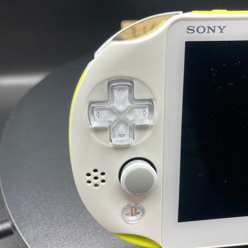 Sony Playstation PS Vita PCH-2000 WLAN-Konsole weiß/limettengrün... - Bild 10 von 23