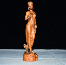 Exquisite Small Leaf Boxwood Ladies' Ornament