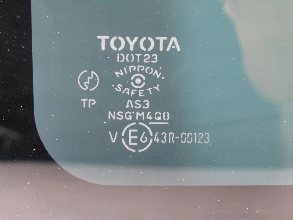 1996-2002 Toyota 4Runner Sunroof Moonroof Glass Window Panel OEM - Image 2 of 4