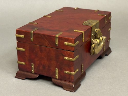 Marvelous Vintage Korean Wooden and Brass Seal Box Trinket Treasure Box & Lock - Picture 13 of 20