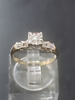 1.47 g 14k SOLID YELLOW GOLD DIAMONDS RING SIZE 5 1950s STYLE BAND SOLITAIRE.