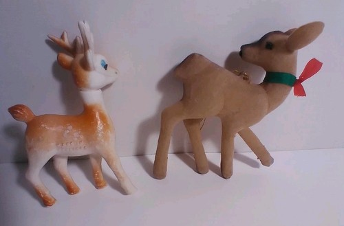 2 Vintage Small Deer Fawn Figurines Christmas Winter Holiday Home Decor - Picture 5 of 15