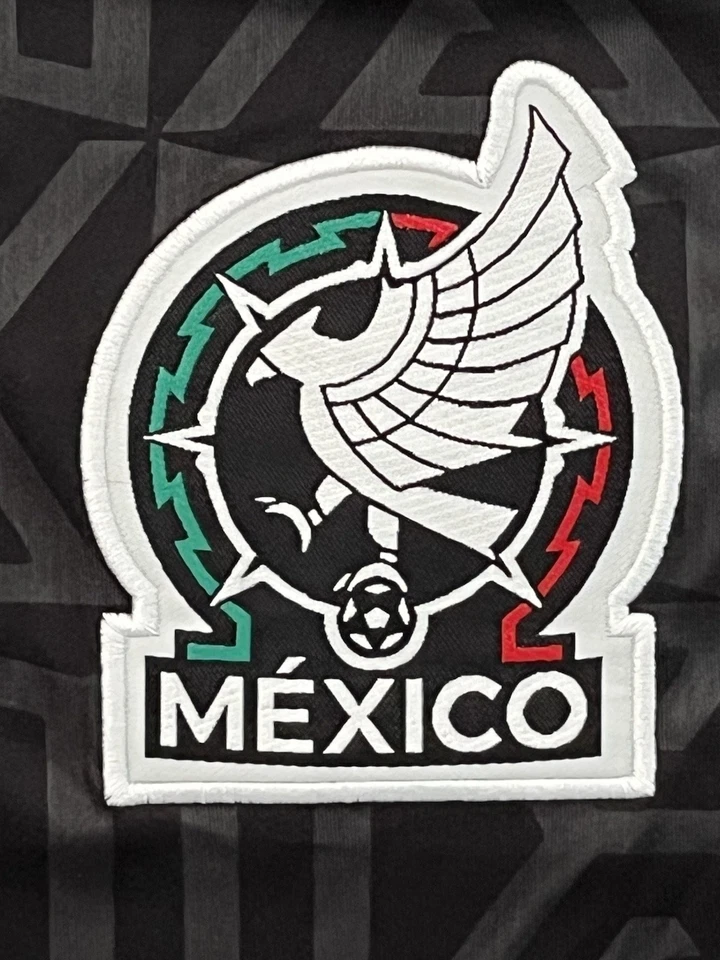 Camiseta Especial Adidas Talla Mediana - 2026 Selección México Foto 4 de 4