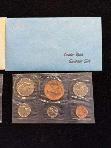 1982 P & D U.S. MINT SOUVENIR SETS SCARCE SETS - Picture 4 of 5