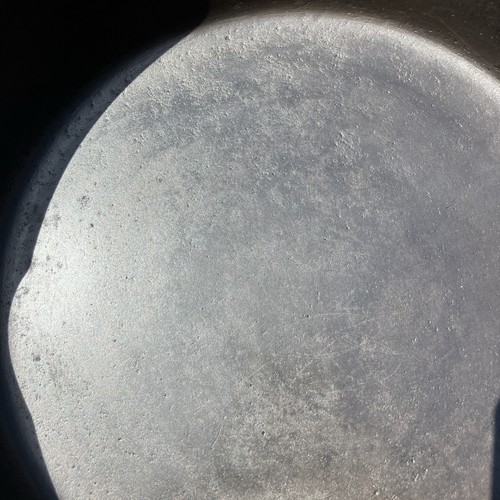 Griswold No. 9 Cast Iron Skillet Sits Flat Large Logo Heat Ring 710 AX Erie - Picture 8 of 14