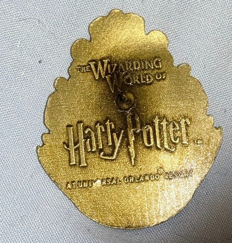 Harry Potter Hogwarts School Crest Pin Badge Gold Lustre Fantasy Witchcraft Old - Picture 12 of 15