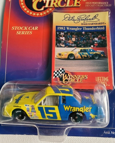 Coche de carreras diecast Dale Earnhardt #15 Wrangler Thunderbird 1982 círculo de ganadores 1:64 - Imagen 3 de 4