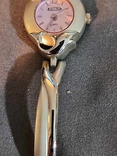 Marco Max Women's Watch. Dolphin Design. Silver and Gold tone - Picture 5 of 10