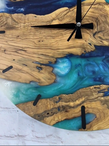 Orologio da parete in resina epossidica legno di ulivo, decoro moderno da parete per soggiorno. - Video 1 di 1