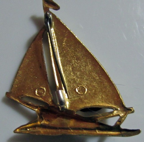 1939 New York World's Fair Sail Boat Brooch Pin Trylon Perishere " Elsie " NYWF - Picture 2 of 2