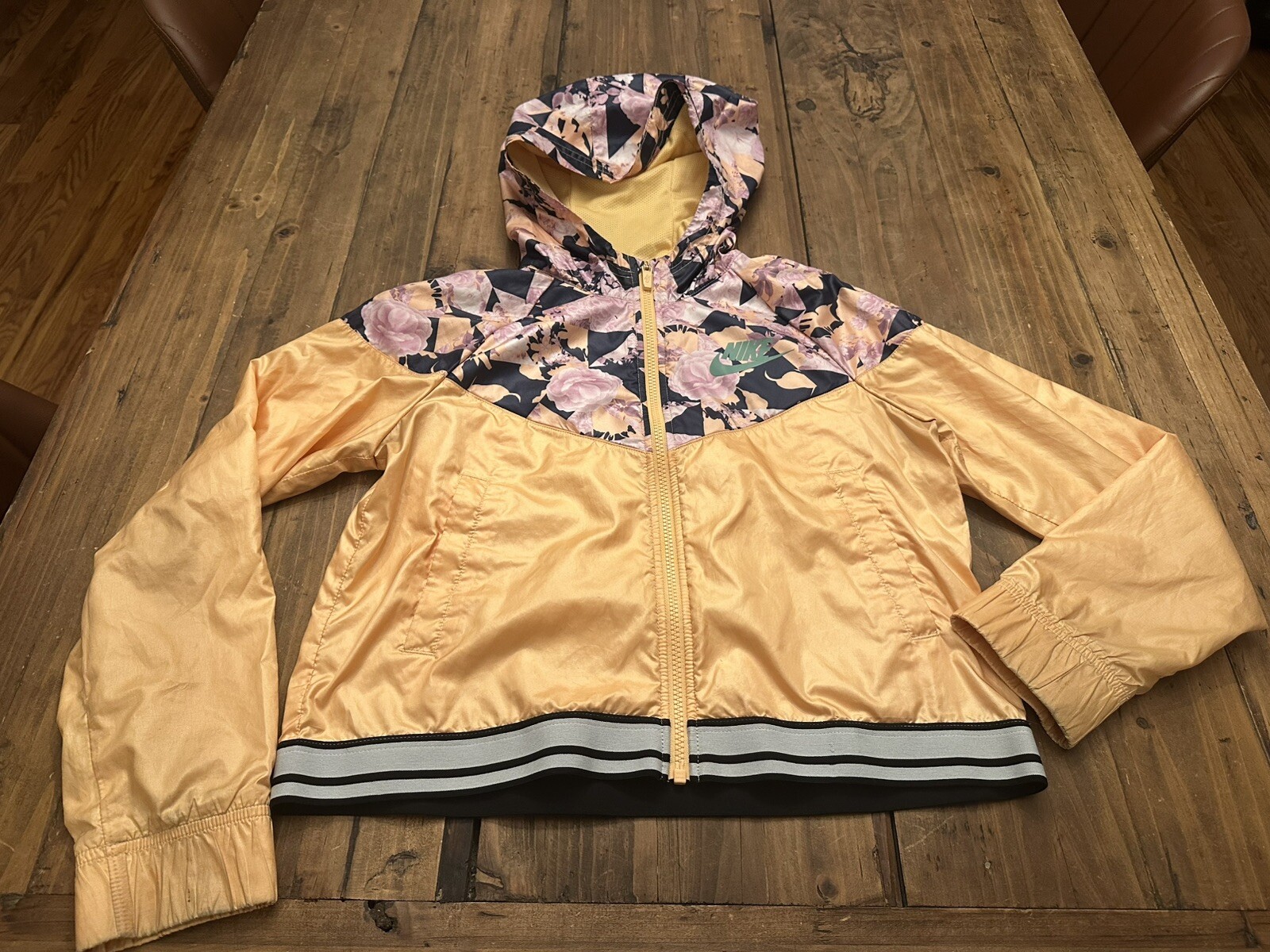 Picture 1 of 18