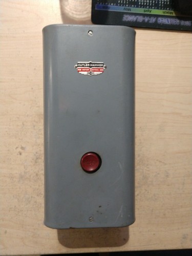 NEW CUTLER-HAMMER 30A 3 POLE DEFINITE PURPOSE MOTOR STARTER - 208/220 VAC COIL - Picture 1 of 12