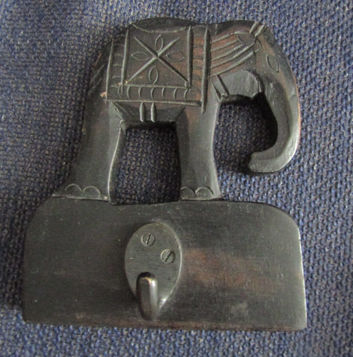 Two Rustic Wooden Elephant Coat Hooks - Picture 4 of 5