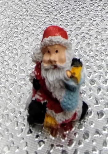 4 Miniature Santa Claus Figures/Cake Toppers. - Imagen 7 de 12