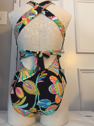 NWT Trina Turk Women's Floral Twist Front One Piece Swimsuit, Multi Sz 6 $140 - Picture 6 of 10