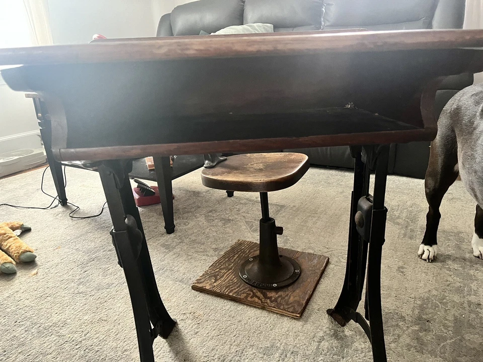 Juego de escritorio y silla vintage, antiguo Heywood Eclipse Grammar School para niños Foto 2 de 4