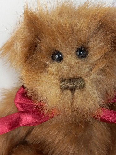 Vintage Bear Plush Jointed Furry Burgundy Ribbon Velvet Paws 9 Inch - Picture 3 of 6