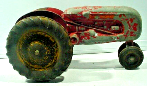 VINTAGE COCKSHUTT TOY TRACTOR- RARE ! - Picture 2 of 5