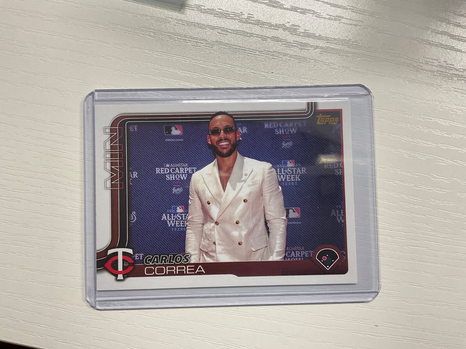 2025 Topps Series 1 Carlos Correa Golden Mirror Image Variation #275 SSP - Twins