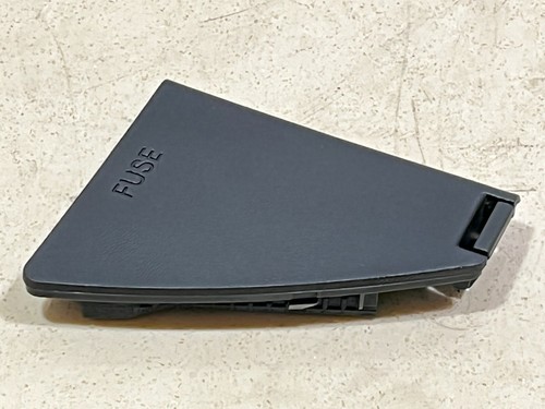 KIA SOUL 1.6 CRDI CAJA DE FUSIBLES PLACA DE RELÉ CAJA DE FUSIBLES TAPA CUBIERTA 2K84765930 2008-14 - Imagen 1 de 7