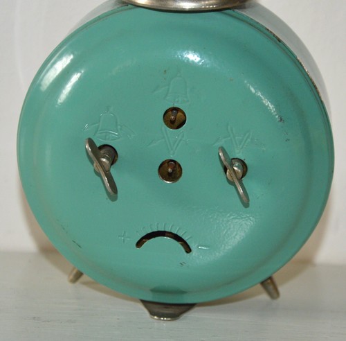 Ancien réveil mécanique horloge USSR JANTAR 4 rubis Vintage - Photo 9/24