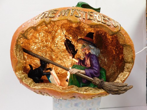 LGHTS UP, THE MYSTERIES OF HALLOWEEN DIORAMA PUMPKIN, WITCH, BLACK CAT, OWL - Picture 17 of 20