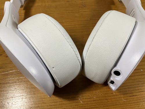 Motorola MOTO XT500+ White Wireless Over-Ear Headphones + Noise Isolation DAMAGE - Picture 10 of 15