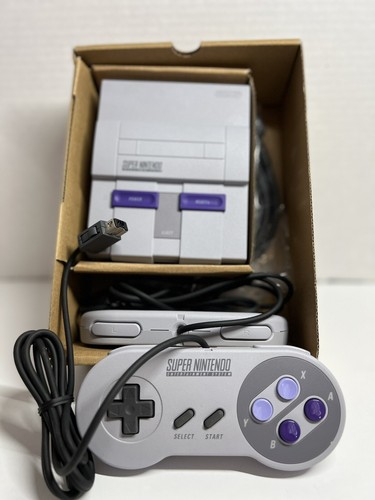 Super Nintendo Entertainment System: Super NES Classic Mini Edition. Open Box - Bild 2 von 9