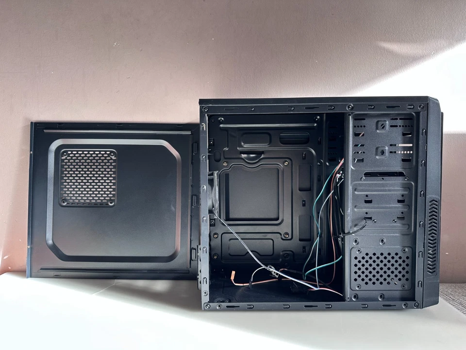 AMD FX Mini Tower Empty PC Case Only. - Image 3 of 4