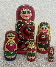 Russian Nesting Matryoshka Dolls