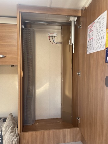 Swift Freestyle S6 Six Berth Caravan With Awning - Picture 10 of 22