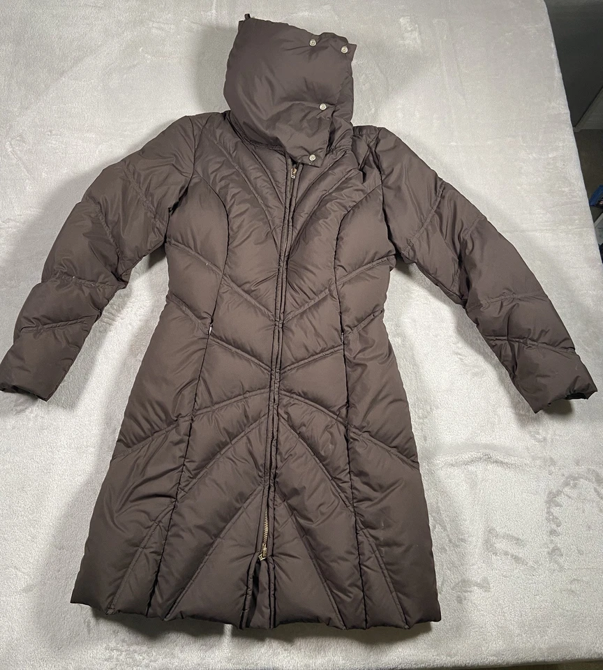 Parka de plumón Trussardi talla 40 mediana marrón acolchada hecha en Italia Foto 2 de 4