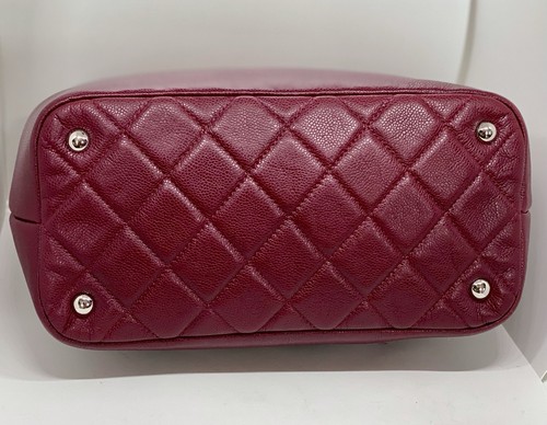 CHANEL Borsa a tracolla bordeaux trapuntata in pelle di caviale CC / E1678.97-2525 - Foto 17 di 24