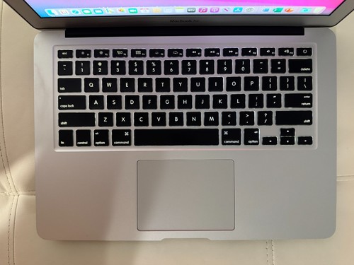 Laptop Apple MacBook Air 13" mediados de 2013 (i5 1,7 GHz/4 GB Ram/128 GB SSD) Office 2019 - Imagen 4 de 14