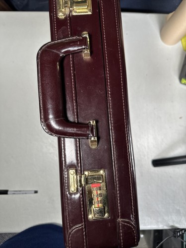 Vintage Heritage Burgundy Genuine Leather & Suede Executive Briefcase 13”x18” - Picture 12 of 12