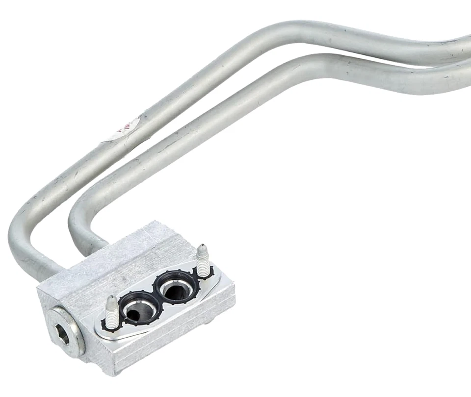 GM Genuine Parts 84828848 Engine Oil Cooler Hose Kit with Bracket, Gasket & Bolt Foto 3 de 3