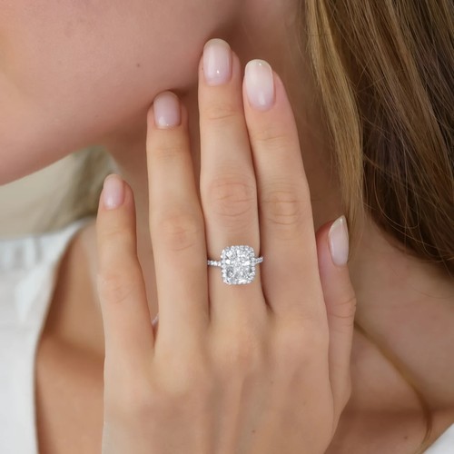 Lab Grown 4.50 Ct IGI CERTIFIED E VVS2 Clarity Radiant Cut CVD Halo Ring - Bild 3 von 15