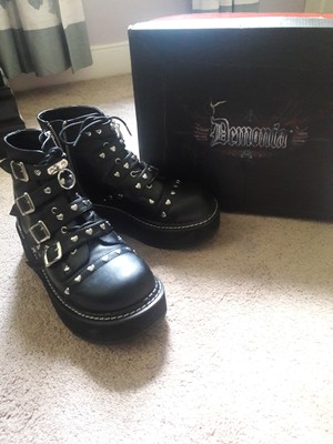 platform boots size 11