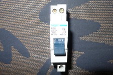 DISJONCTEUR MODULAIRE 32A