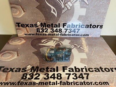Mac Valve Inc. Solenoid Pilot Operated Valve 82A-EC-CPA-TM-DAAP-1DA