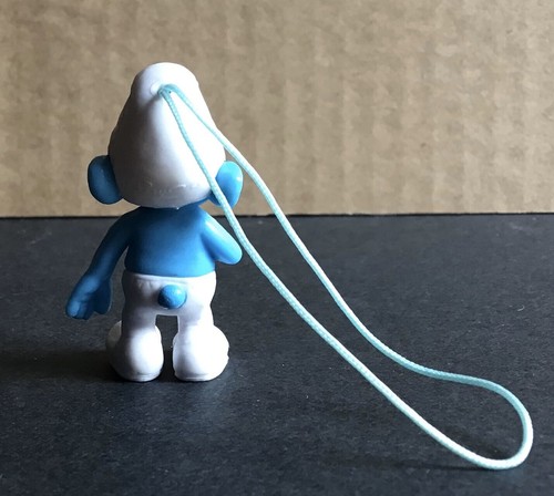 LES SCHTROUMPFS Figurine PVC Schtroumpf gourmand 4 cm Peyo 2011 Delhaize TBE - Picture 2 of 2