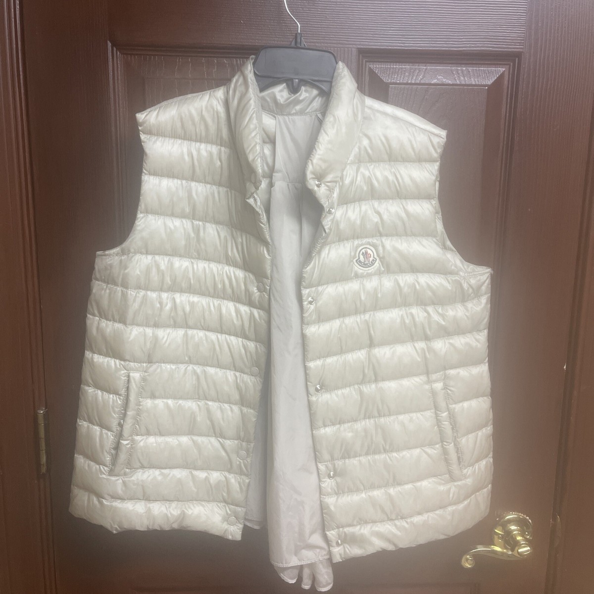ブルゾン Moncler White Padded Waistcoat MONCLER Shoko Gilet Down Padded Vest in Ecru Color Women Sz